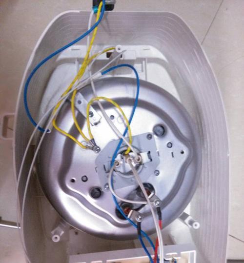 电饭煲零线故障的修理方法（解决电饭煲零线损坏的实用指南）